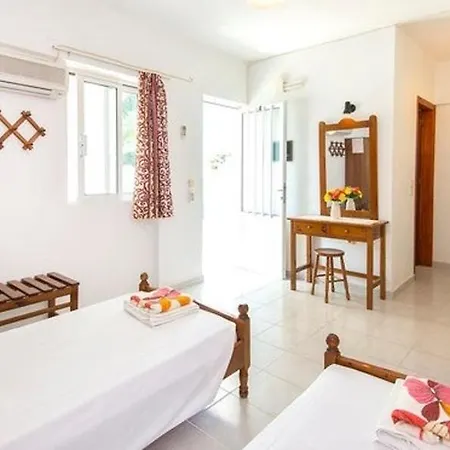 Evi And Apartahotel